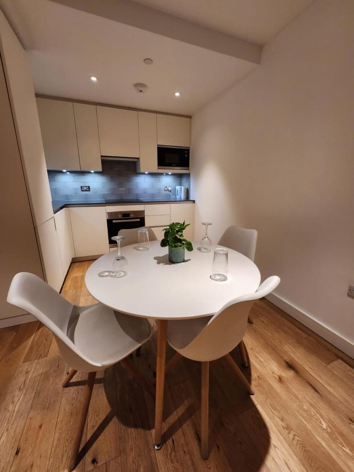 Kaf Luxury Apartment Londen Buitenkant foto