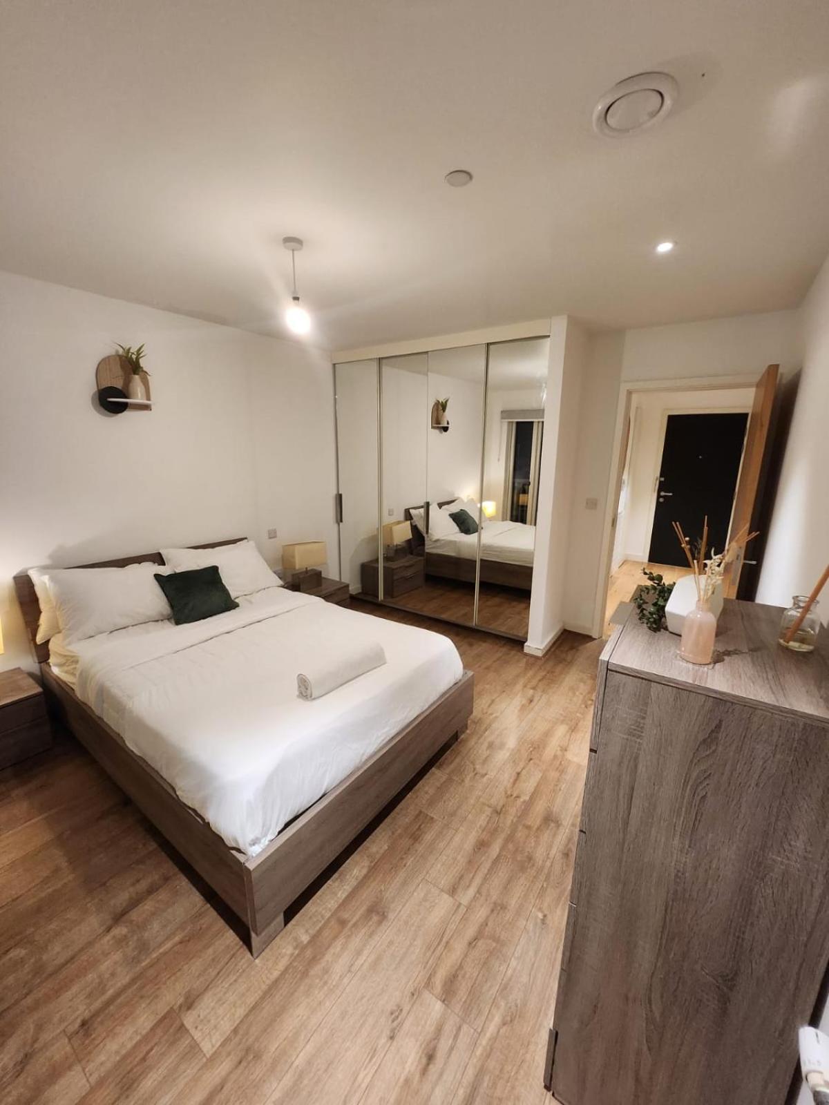 Kaf Luxury Apartment Londen Buitenkant foto